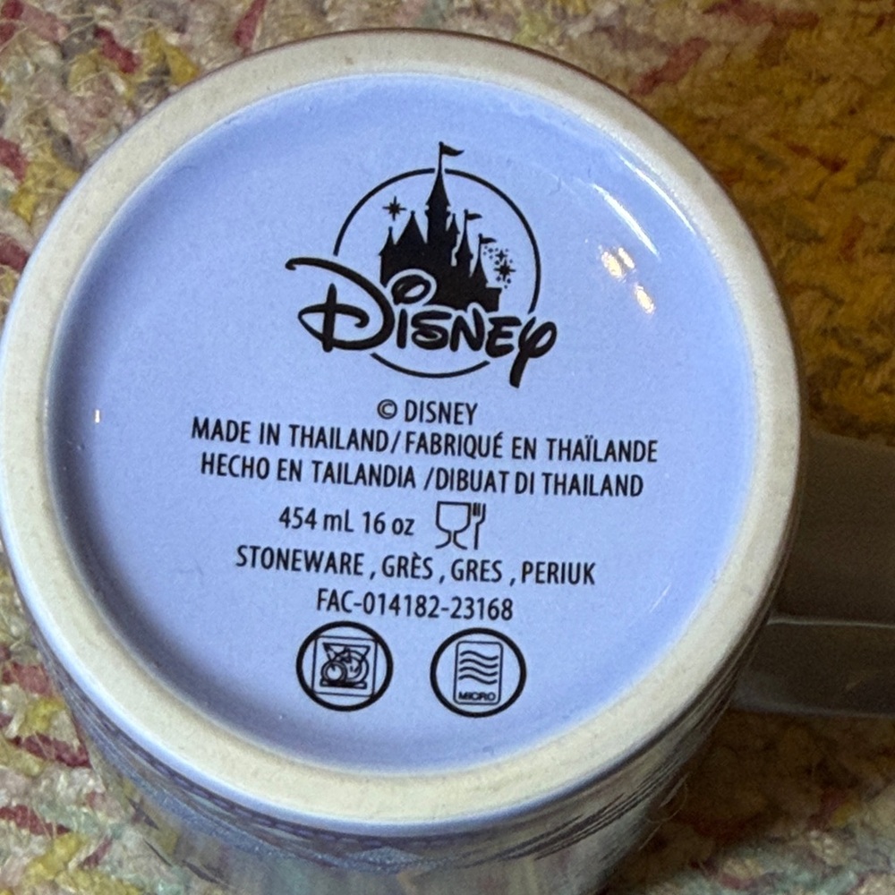 Disney Store - Frozen 10 year anniversary Mug (16oz) featuring Elsa - Picture 7 of 10